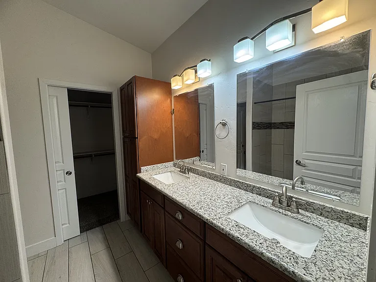 4766 N Anthony Ave — Photo 7