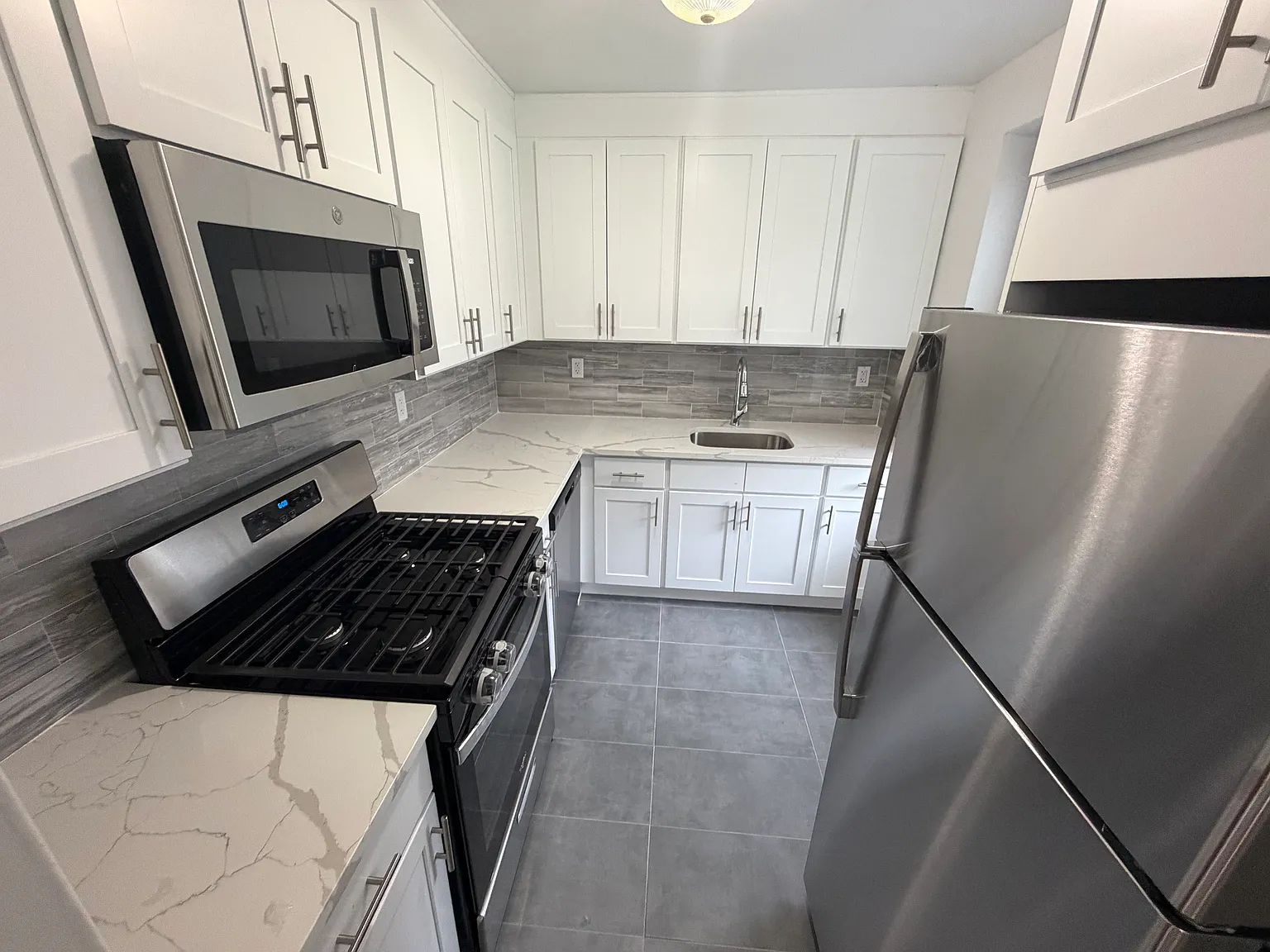 194th St, Fresh Meadows — Photo 2