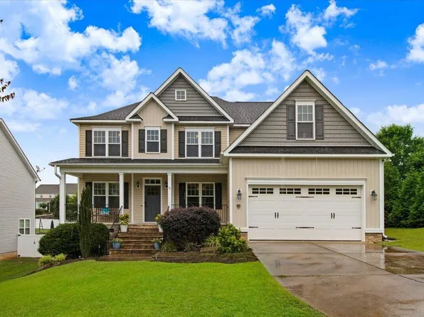 52 Summit Overlook Dr, Clayton, NC 27520