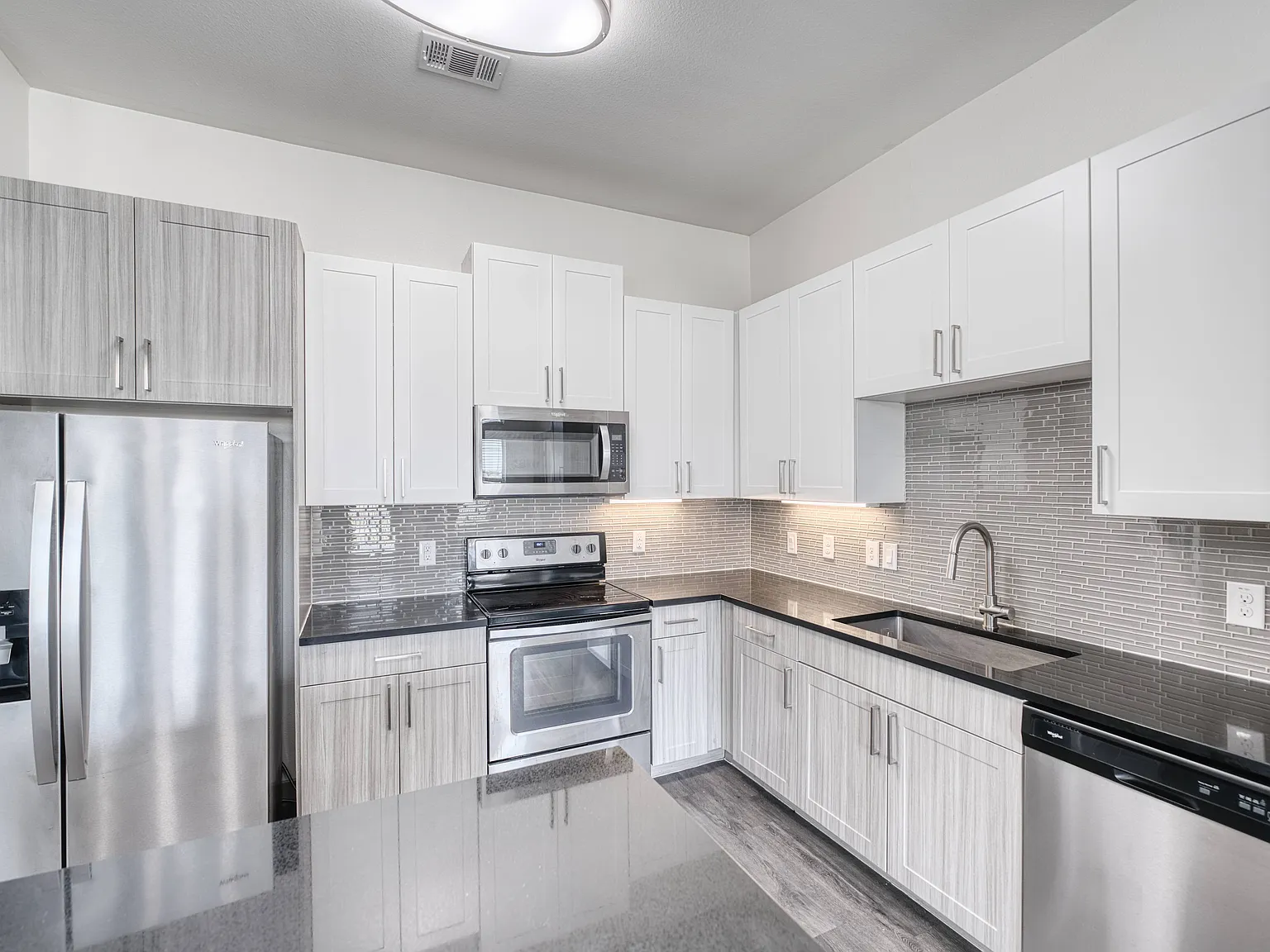 Harmony Luxury Apartments — Photo 3