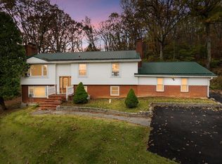310 Forest Hill Dr, Pearisburg, VA 24134