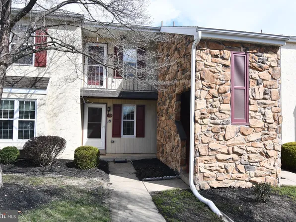 175 Oak Knoll Cir, Millersville, PA 17551