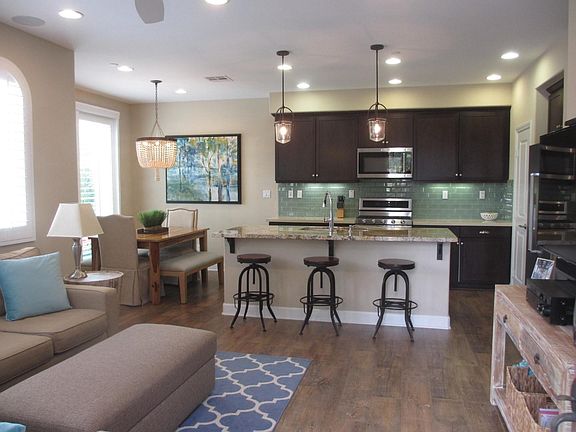 2nd image of 44021 Arcadia Ct