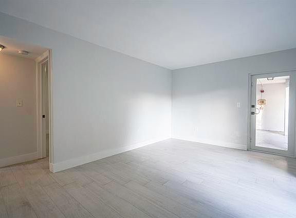 5th image of 465 NE 59th St Unit 13-465-13