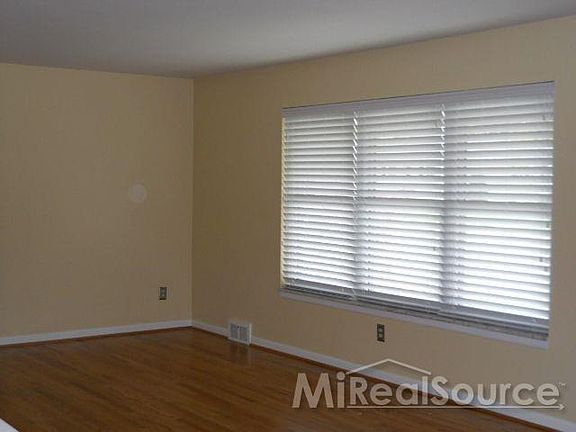 3rd image of 23219 Middlesex St