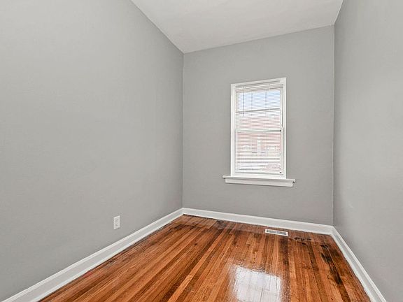 3rd image of 4139-41 S Indiana Ave #1N