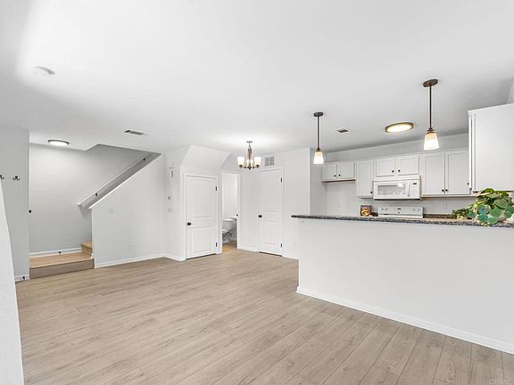4th image of 215 Westlake Dr Unit 2