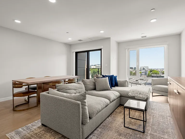 457 W Broadway #502 — Photo 7