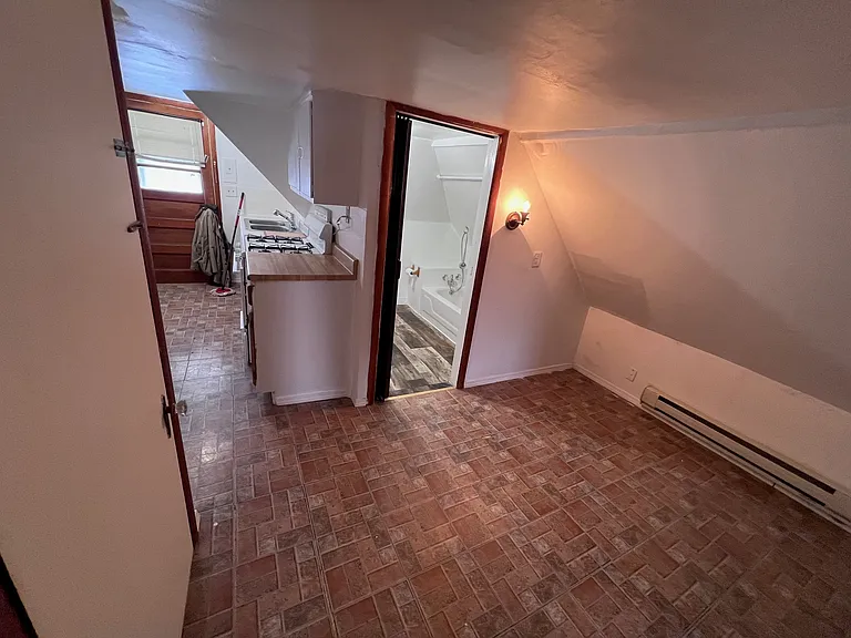 702 W Miller St #2 — Photo 4