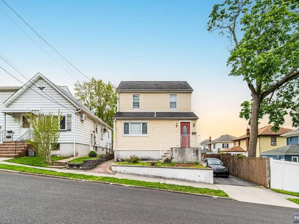 412 Park Pl, Lyndhurst, NJ 07071
