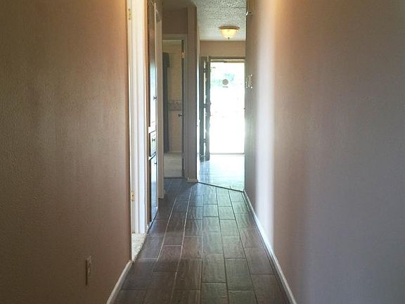 5th image of 1402 Elkhart Ave