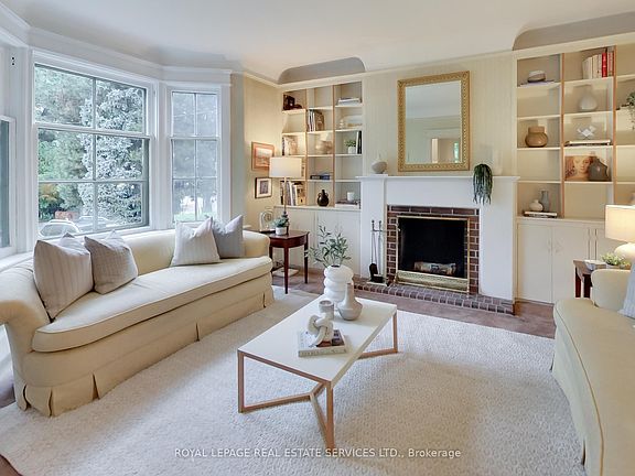 4th image of 98 Woodlawn Ave W