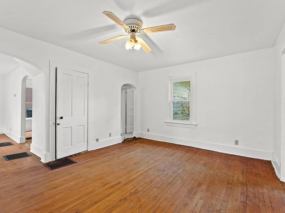 318 E Water St, Ripon, WI 54971 MLS 50282770 Zillow