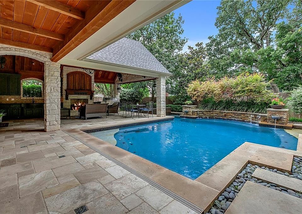 1st image of 2835 Chatelle Dr