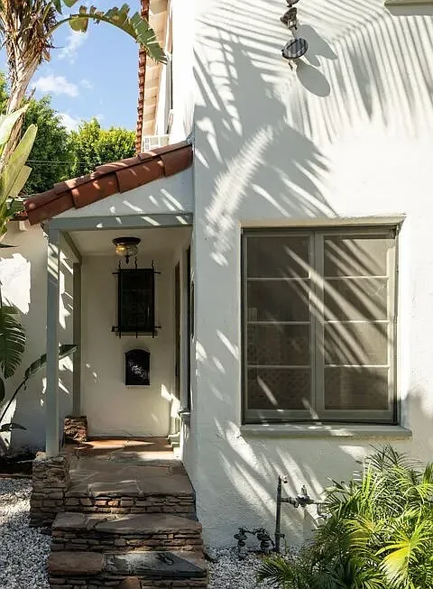 1 bed, 1.5 bath, 900 sqft, $3,850 — Photo 2