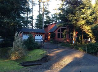 739 Wakina Loop SE, Ocean Shores, WA 98569