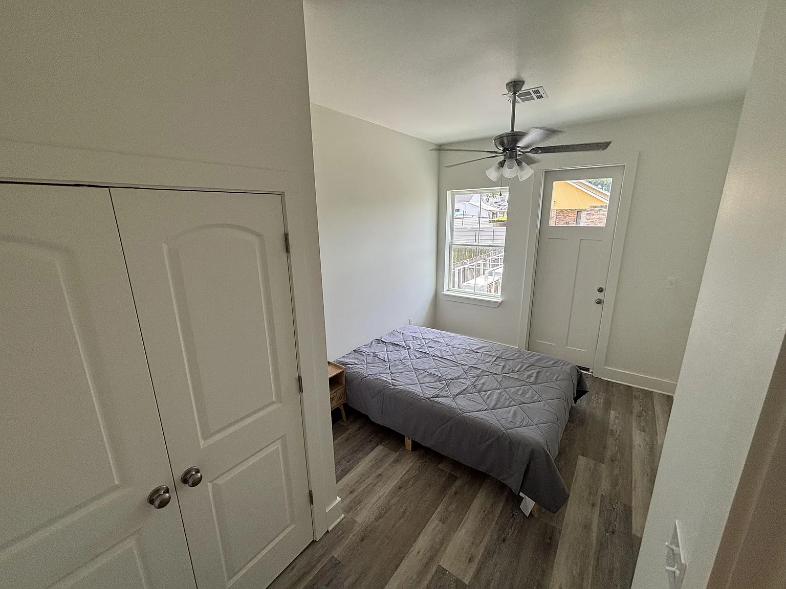 4 bed, 6.0 bath, 3300 sqft, $1,139 — Photo 1