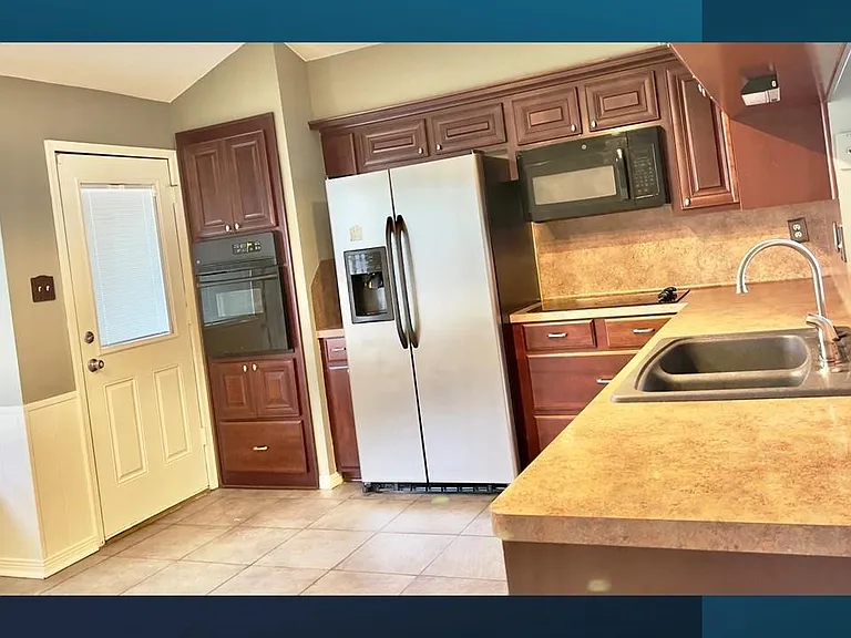 439 Woodrail Dr — Photo 8