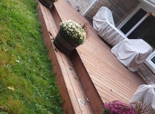 1425 S Red Bud Trl, Buchanan, MI 49107