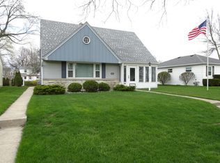 2209 S 105th St, West Allis, WI 53227