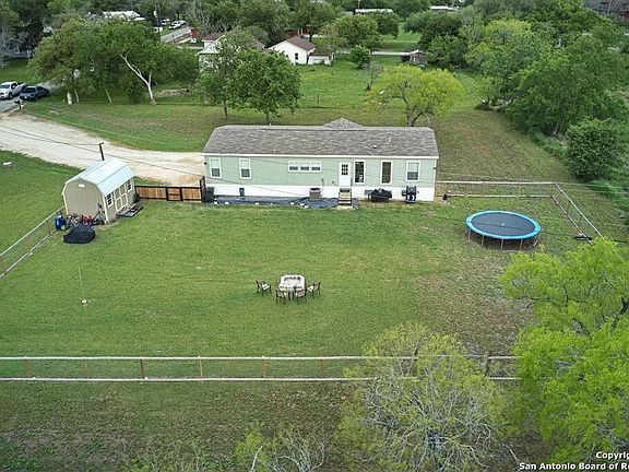 2nd image of 821 E Patricio St
