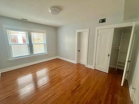 5th image of 2310 W Farwell Ave APT 2W