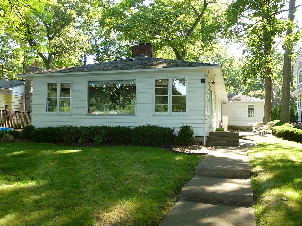 1st image of 510 E Gull Lake Dr