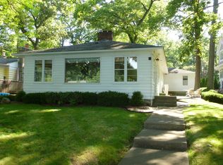 510 E Gull Lake Dr, Augusta, MI 49012