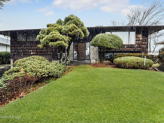 2nd image of 26 Beatrice Ln