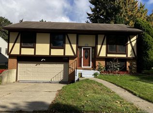 3398 Auburn Dr N, Troy, MI