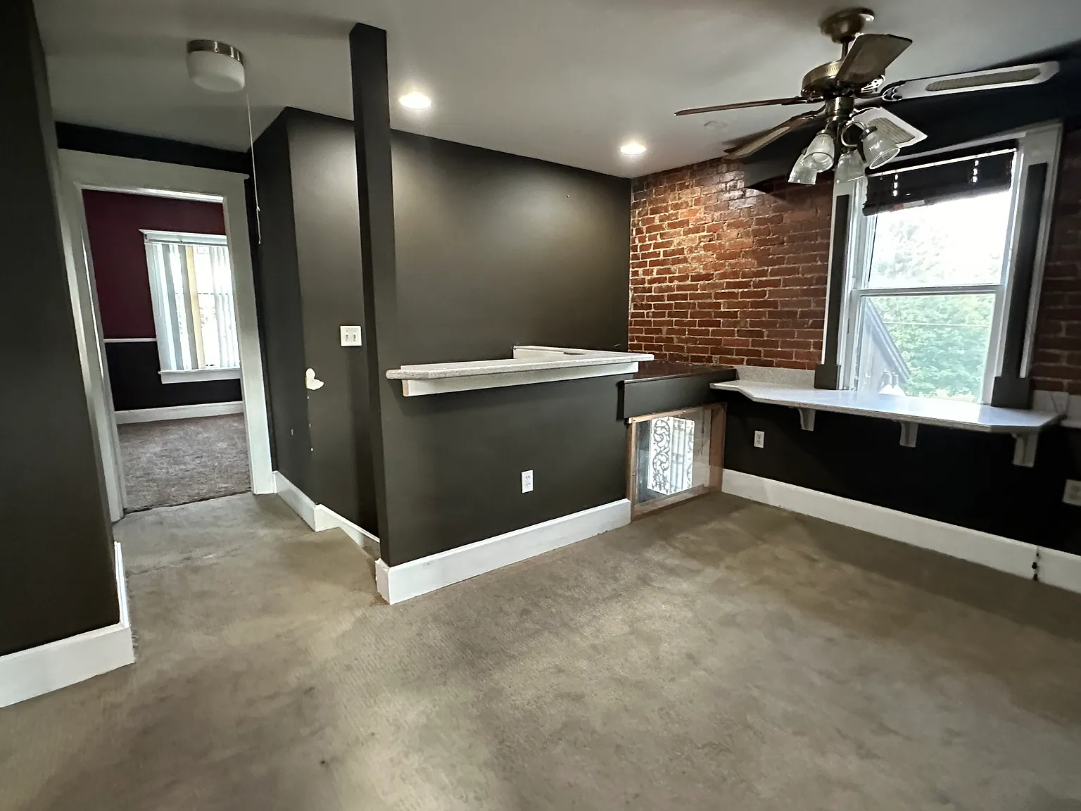 3 bed, 1996 sqft, $1,600 — Photo 2