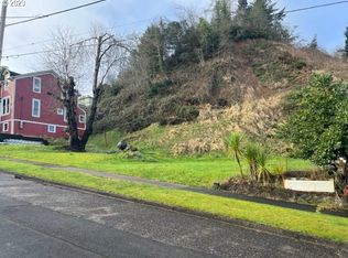 451 6th St, Astoria, OR 97103