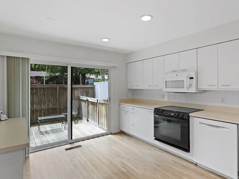11620 Newbridge Ct — Photo 17