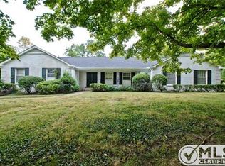 1547 Harding Pl, Nashville, TN 37215