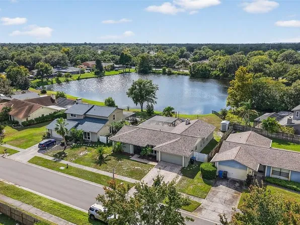 3903 Dunaire Dr, Valrico, FL 33596