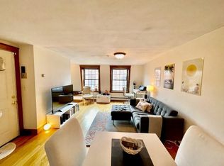 18 Thacher St, Boston, MA 02113