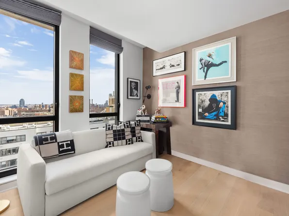 160 East 22nd Street image 8 of 11