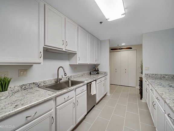 5th image of 77 S Evergreen Ave Unit 608
