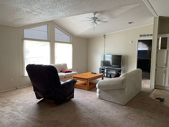 4th image of 14001 Coconut Palm Dr