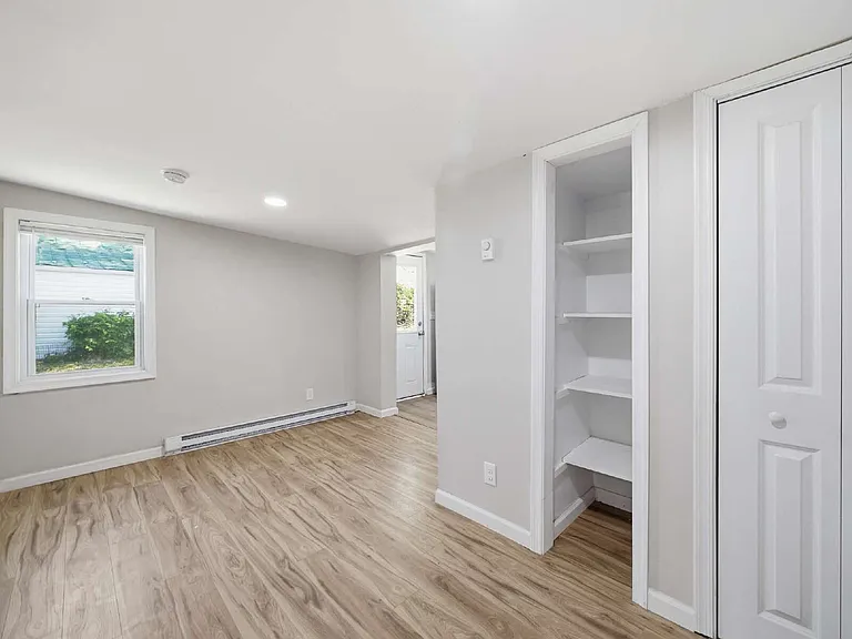 116 S High St — Photo 10