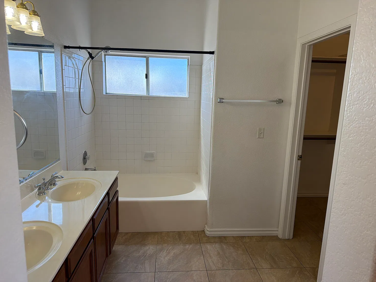 4 bed, 1751 sqft, $2,200 — Photo 3