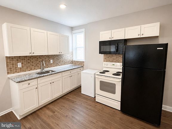 5th image of 6024 Catharine St