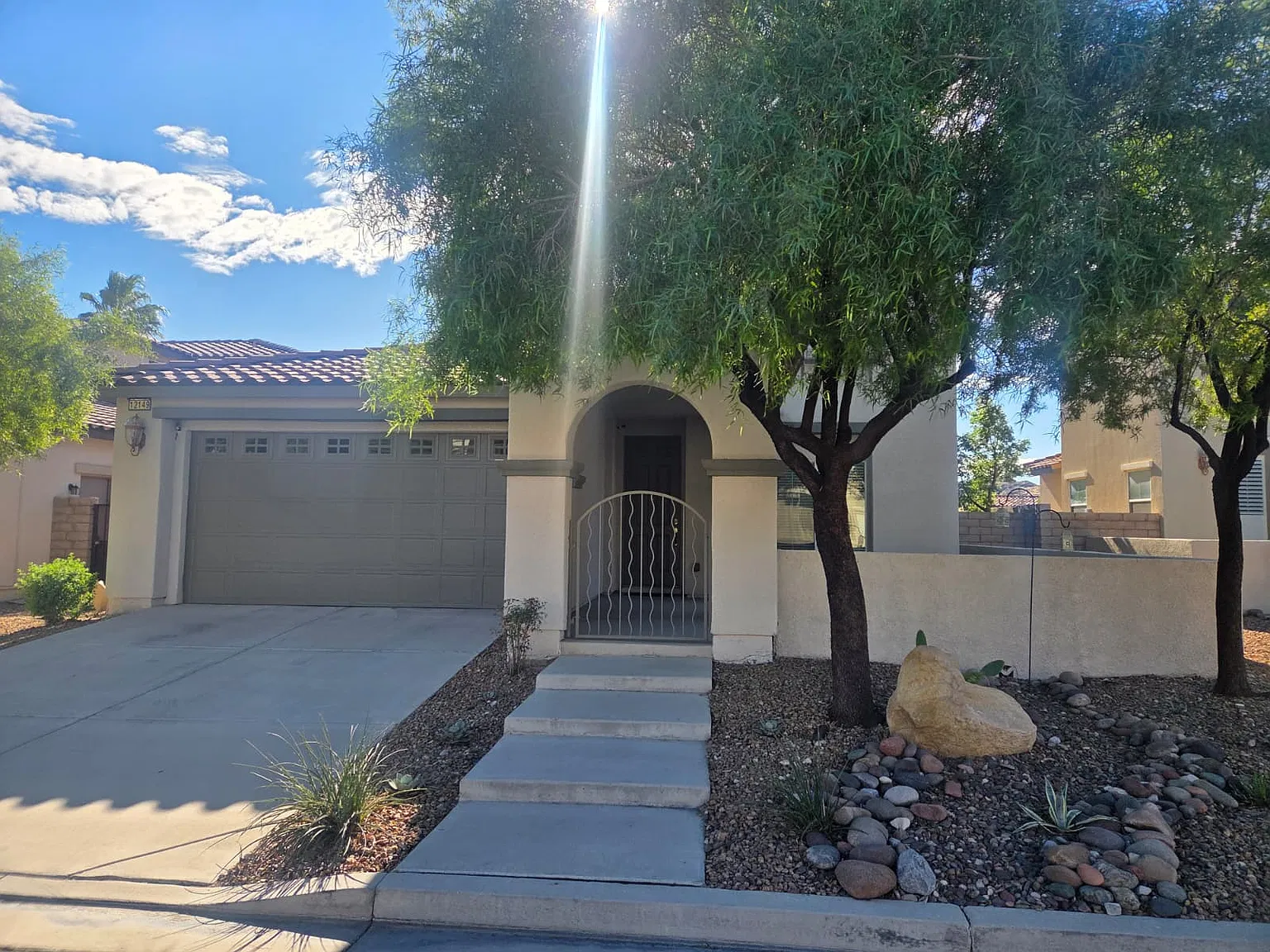 4 bed, 2424 sqft, $2,950 — Photo 2