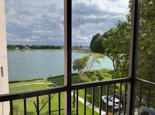 20850 San Simeon Way #4075, Miami, FL 33179