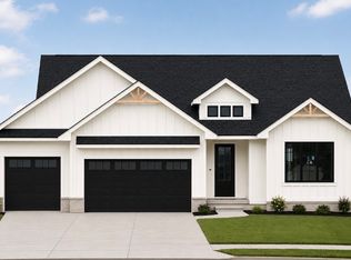 16612 Deerview Dr, Urbandale, IA 50323