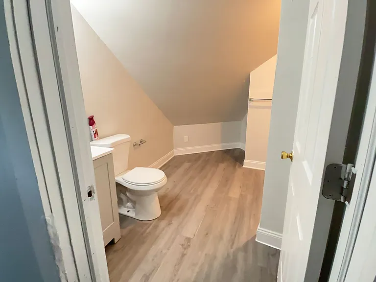 345 Bay St — Photo 7
