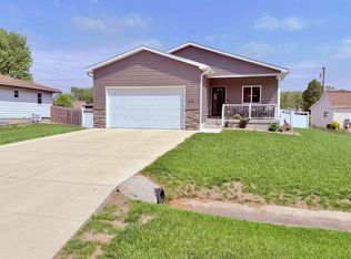 810 9th St, Duncan, NE 68634