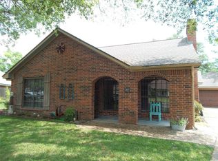 54 Alexander Ct, Angleton, TX 77515