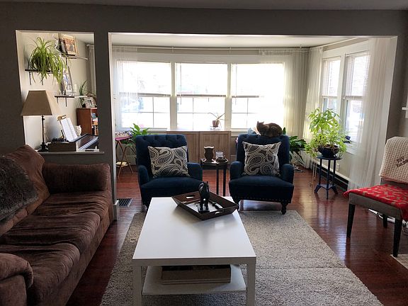 4th image of 44 Knox Ave