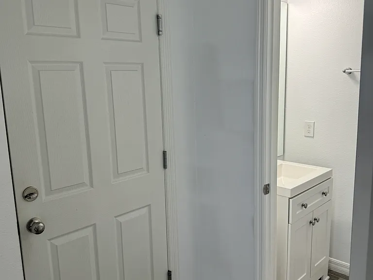 3587 Plainview Dr — Photo 13